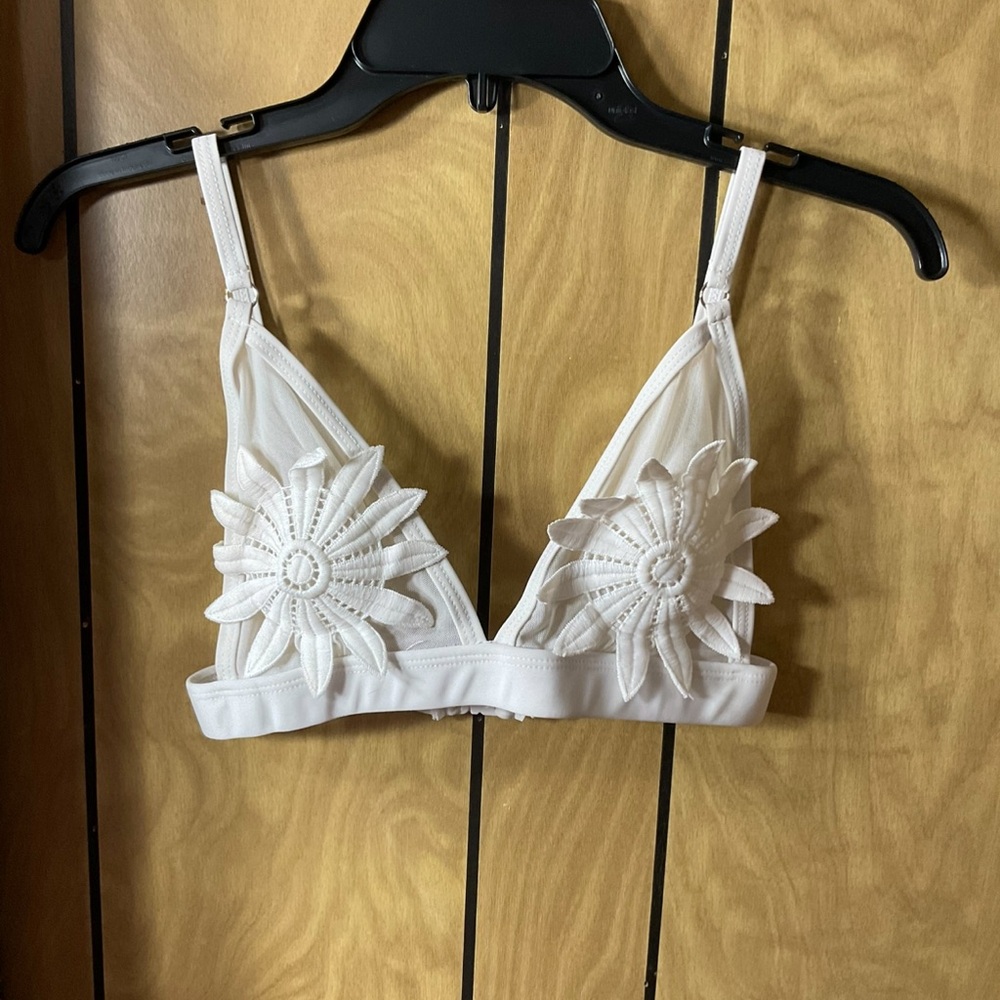 White Floral Appliqué Lace Bralette - Women Intimates